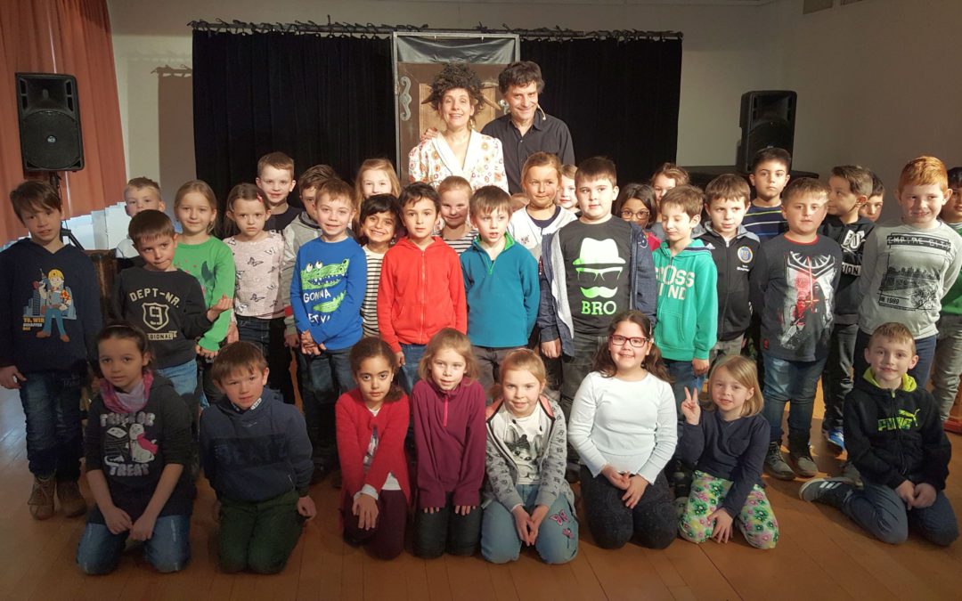 Theaterbesuch der Klassen 1a und 1b